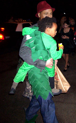 Brad Pitt, Zahara Jolie-Pitt Brad Pitt, Zahara Jolie-Pitt